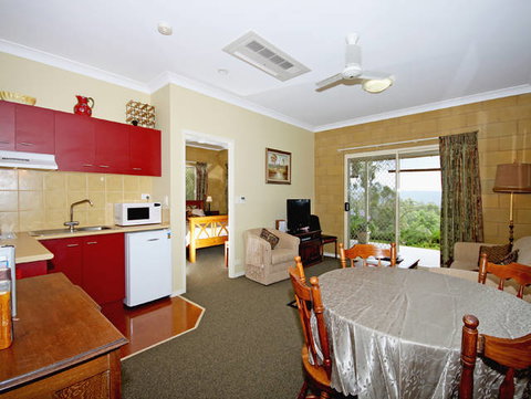Wallaby Ridge Retreat - Accommodation Mount Tamborine 0