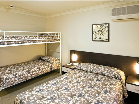 Wesley Lodge - Accommodation Mount Tamborine 2