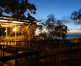 Dugong Beach Resort - Accommodation Mount Tamborine 3