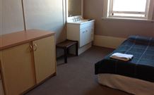 Royal Hotel Yass - Yass - Accommodation Mount Tamborine 0