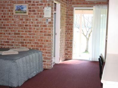 Gloucester Country Lodge - Accommodation Mount Tamborine 2