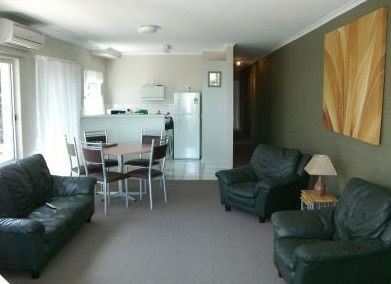 The Palms Apartments - Accommodation Mount Tamborine 3