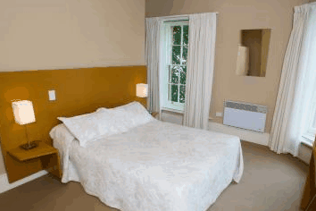 Customs House Waterfront Hotel - Accommodation Mount Tamborine 1