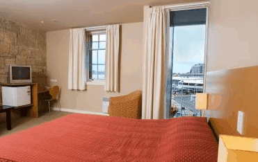 Customs House Waterfront Hotel - Accommodation Mount Tamborine 2