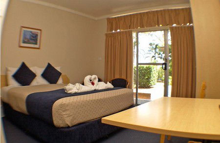 All Seasons Country Lodge - Accommodation Mount Tamborine 1