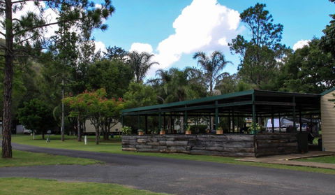 Esk Caravan Park And Rail Trail Motel - Accommodation Mount Tamborine 2