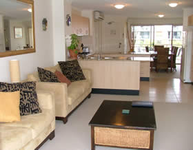 The Village Burleigh Heads - Accommodation Mount Tamborine 7