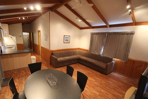 Metungholidayvillas - Accommodation Mount Tamborine 0