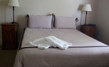 The Playhouse Hotel - Barraba - Accommodation Mount Tamborine 4
