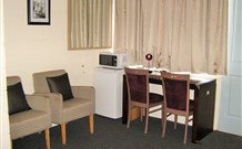 Warren Motor Inn - Warren - Accommodation Mount Tamborine 1