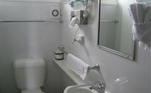 Warren Motor Inn - Warren - Accommodation Mount Tamborine 3