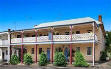 The Globe Inn - Accommodation Mount Tamborine 1