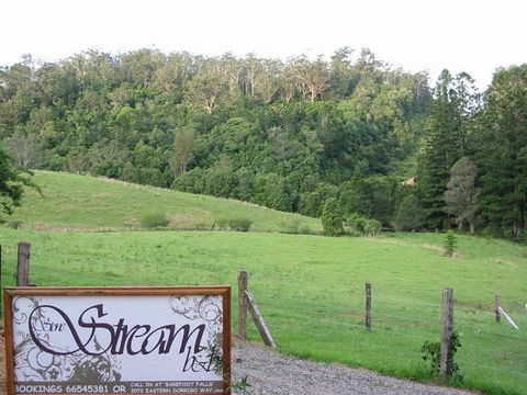 Stone Stream Eco Cottage - Accommodation Mount Tamborine 2