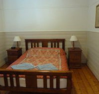 About Town Cottages - Yellow Gum Cottage - Accommodation Mount Tamborine