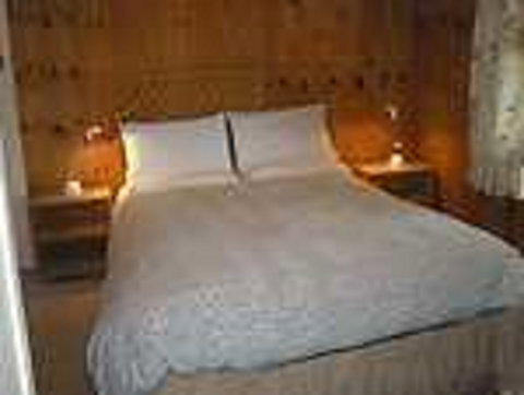 Fairview Farm Cottages - Accommodation Mount Tamborine 0