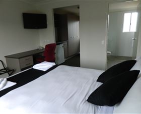 Dooleys Tavern And Motel Capella - Accommodation Mount Tamborine 1