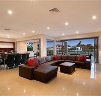 Xanadu Waterfront Elite Holiday Home - Accommodation Mount Tamborine