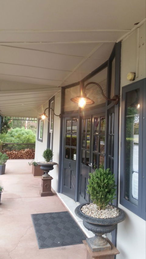 The Grande Hotel And Restaurant - Accommodation Mount Tamborine 1