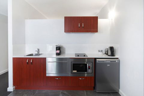 Abode Narrabundah - Accommodation Mount Tamborine 3