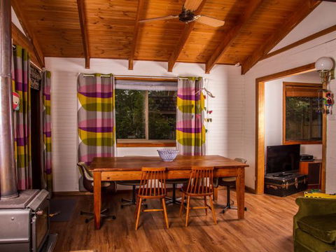 Daisy's Cottage - Accommodation Mount Tamborine 2