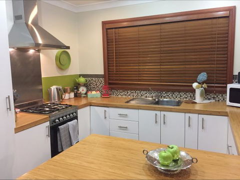 Hillside Cottage - Accommodation Mount Tamborine 1