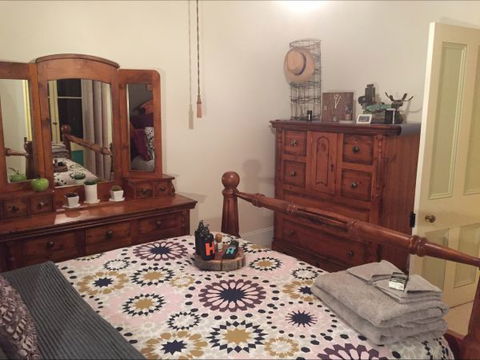 Hillside Cottage - Accommodation Mount Tamborine 7