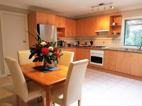 Huntington Cottage - Accommodation Mount Tamborine 3