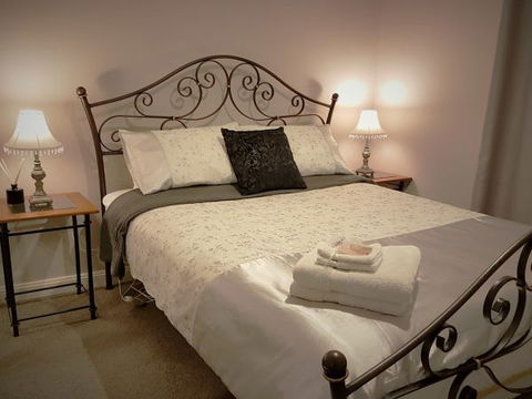 Huntington Cottage - Accommodation Mount Tamborine 6