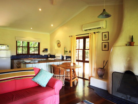 Friday Creek Retreat - Accommodation Mount Tamborine 0