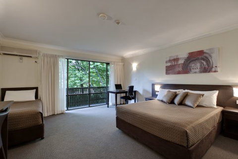 Tall Trees - Accommodation Mount Tamborine 3