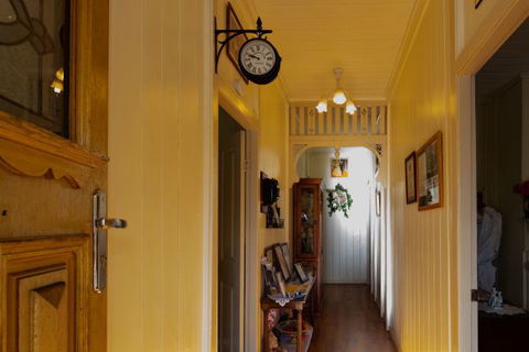 Tenterfield Historic Luxury Cottage - Accommodation Mount Tamborine 5
