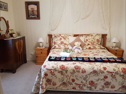 Tenterfield Historic Luxury Cottage - Accommodation Mount Tamborine 7