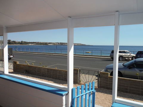 The Little White House - Accommodation Mount Tamborine 0