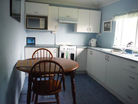 The Little White House - Accommodation Mount Tamborine 1