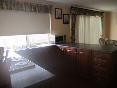 Annies Rest - Accommodation Mount Tamborine 3