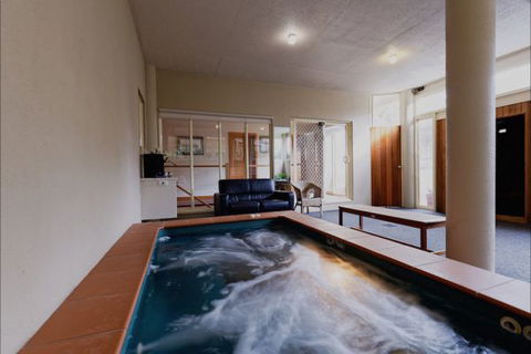 Eugenie's Luxury Accommodation - Accommodation Mount Tamborine 7