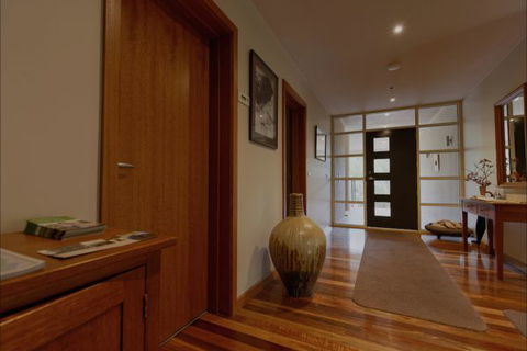 Eugenie's Luxury Accommodation - Accommodation Mount Tamborine 9