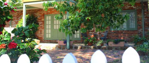 Kalamunda Carriages And Three Gums Cottage - Accommodation Mount Tamborine 0