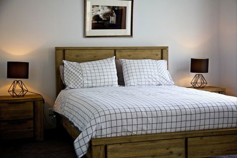 Penguin Beachfront Apartments - Accommodation Mount Tamborine 8