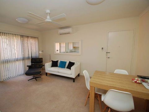 Ovens CBD Apartment 3 - Accommodation Mount Tamborine 2