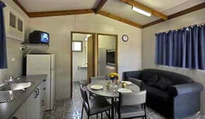 Lakeside Caravan Park - Accommodation Mount Tamborine 2