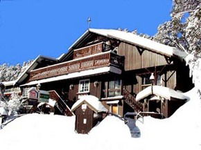 Karelia Alpine Lodge - Accommodation Mount Tamborine 3