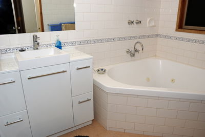 Alpine Country Cottages - Studio 3 - Accommodation Mount Tamborine 3