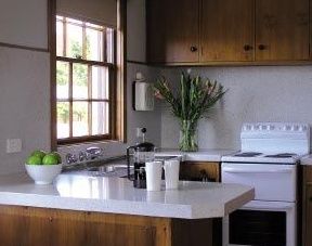 Avon Court Apartments - Accommodation Mount Tamborine 4