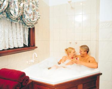 Apartments At York Mansions - Accommodation Mount Tamborine 3