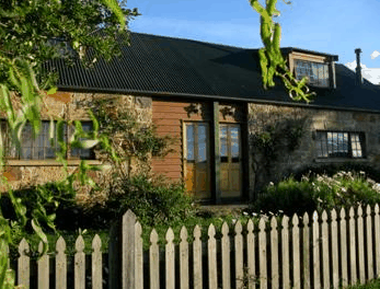 Daisy Bank Cottages - Accommodation Mount Tamborine 0