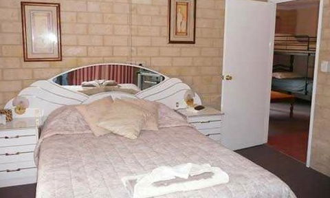York Motel - Accommodation Mount Tamborine 1