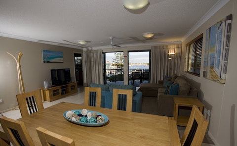 Riverdance Apartments - Accommodation Mount Tamborine 2