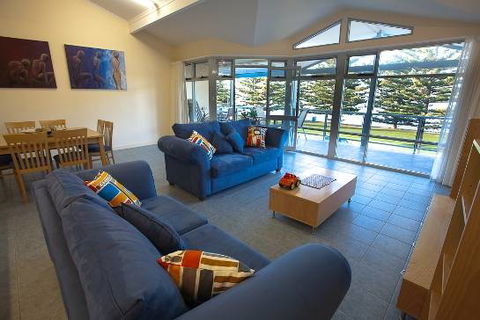 Port Lincoln Foreshore Apartments - Accommodation Mount Tamborine 3