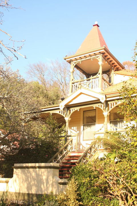 The Turret House - Accommodation Mount Tamborine 1